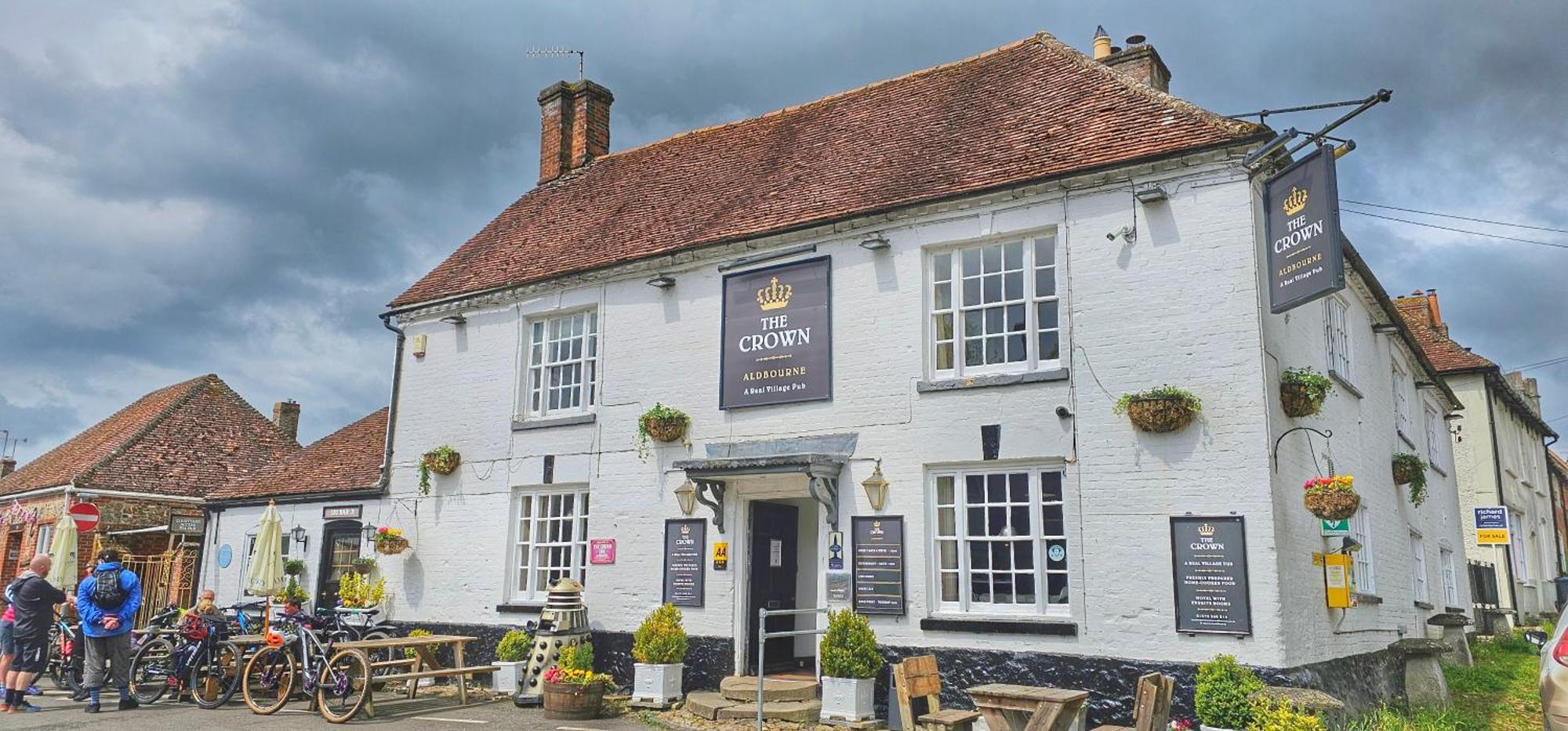 Hotel The Crown Aldbourne Exterior foto