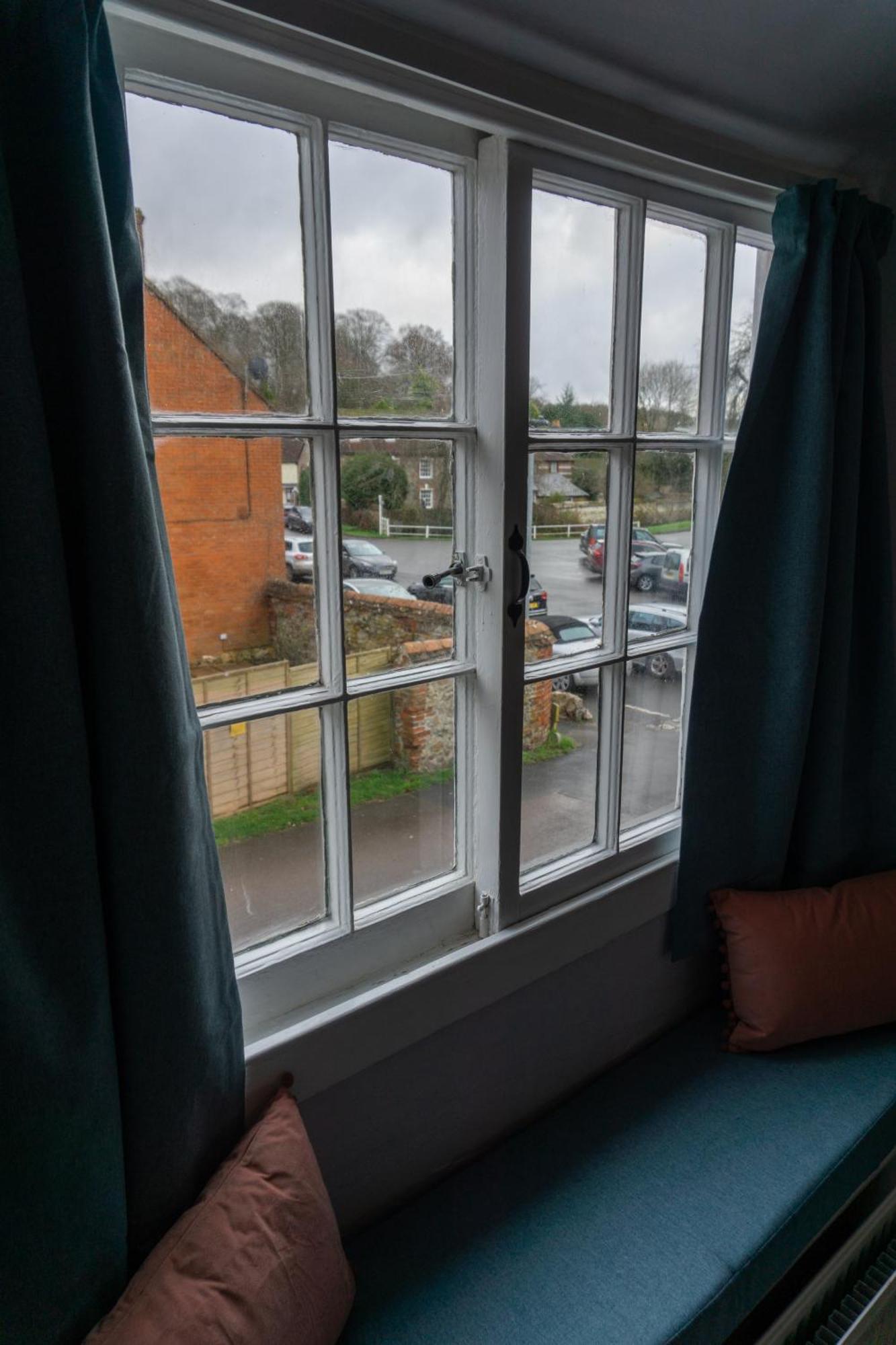 Hotel The Crown Aldbourne Exterior foto